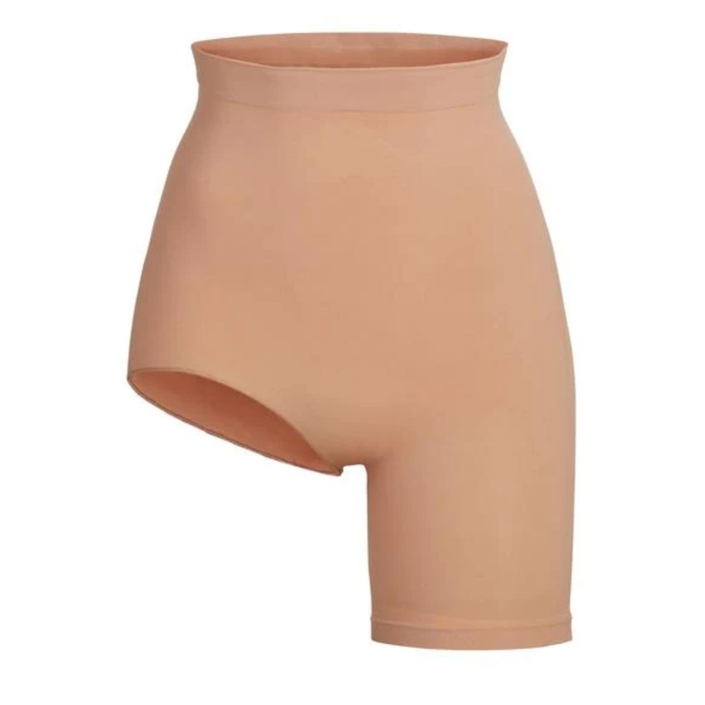 SKIMS | The Solution Short #2 in Ochre Size Small/Medium